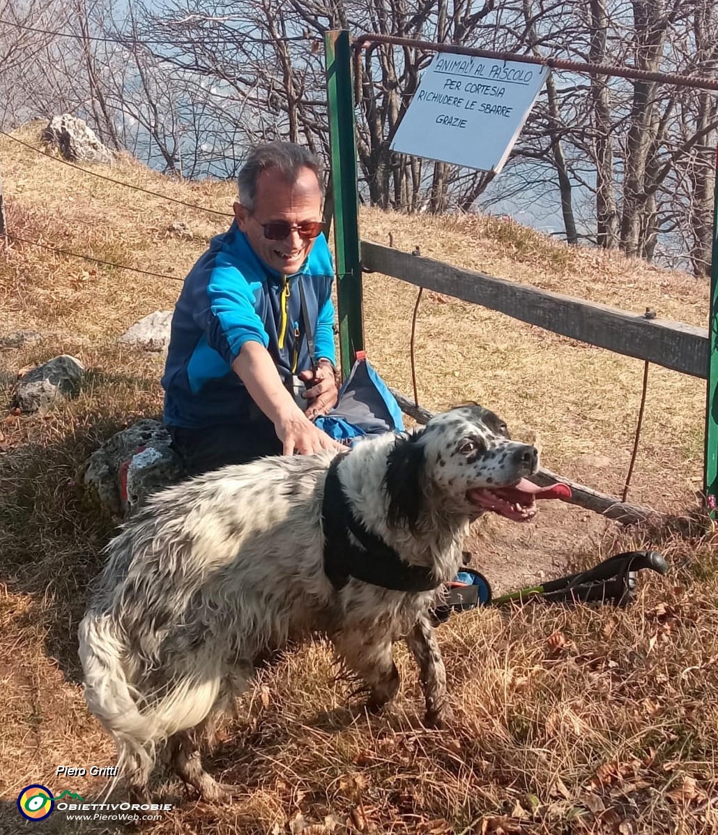 25 ... per  uscire dalla radura recintata di Sonzogno...alzare e poi richiudere.jpg